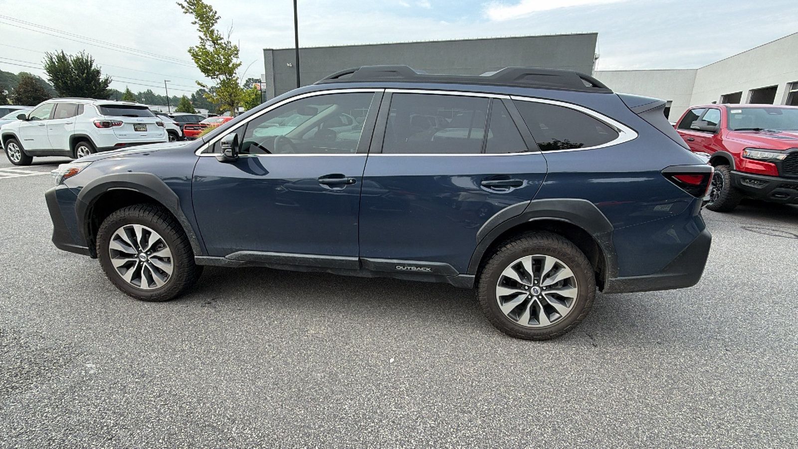 Used 2024 Subaru Outback Limited AWD/4WD image 11