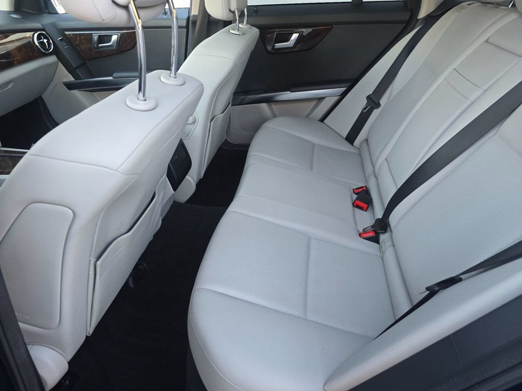 Used 2013 Mercedes-Benz GLK 350 4MATIC image 11