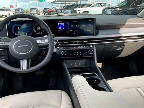Used 2025 Hyundai Sonata SEL FWD image 9