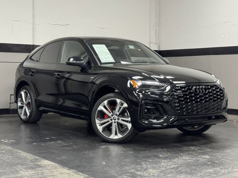 Used 2025 Audi Q5 Prestige w/ Prestige Package image 2