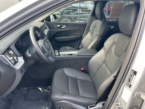 Certified 2025 Volvo XC60 B5 Plus AWD/4WD image 17