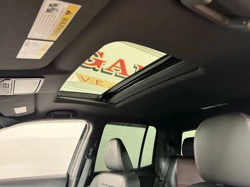 Used 2023 Honda Ridgeline Black Edition image 15