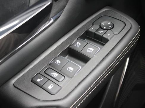 Used 2025 RAM 1500 Limited w/ Off Road Group image 21