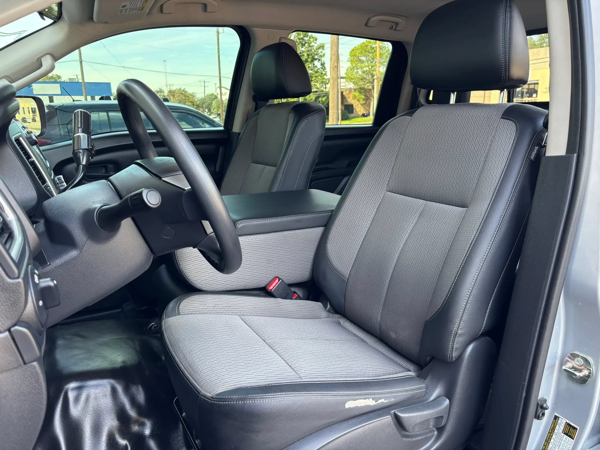 Used 2019 Nissan Titan S w/ S Utility Package RWD image 15