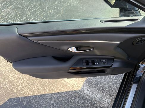 Used 2023 Lexus ES 350 w/ Accessory Package (Z2) image 18