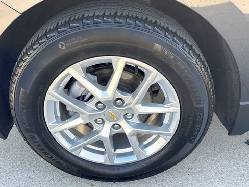 Used 2022 Chevrolet Equinox LT FWD image 17