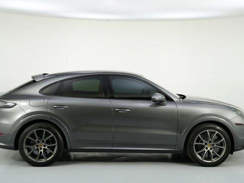 Used 2022 Porsche Cayenne Turbo S image 59