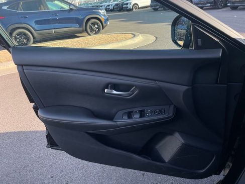 Used 2024 Nissan Sentra SV image 18