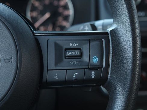 Used 2023 Nissan Rogue SV image 14