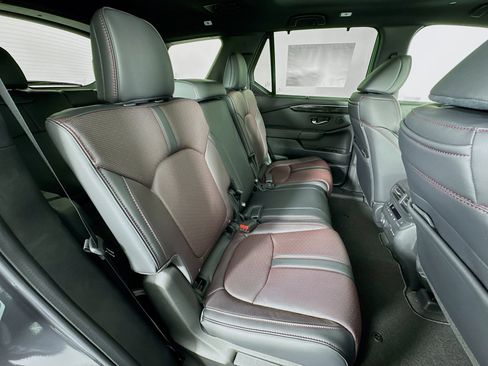 New 2025 Honda Pilot Black Edition image 30