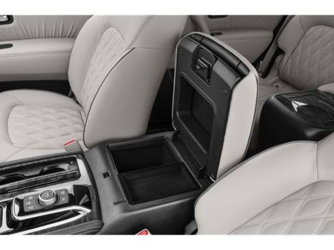 Used 2024 Nissan Armada Platinum w/ Captain's Chairs Package RWD image 17