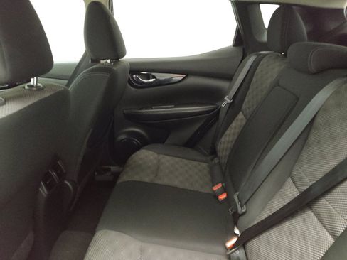 Used 2017 Nissan Rogue Sport SV image 18