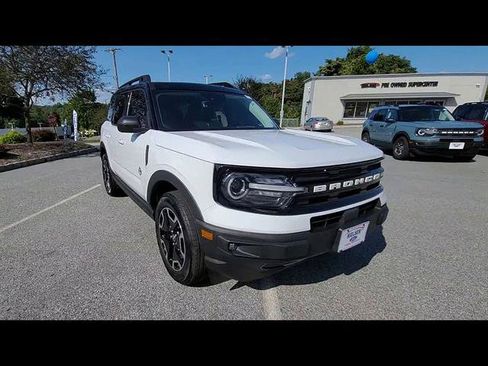 Certified 2022 Ford Bronco Sport Outer Banks w/ Tech Package AWD/4WD image 2
