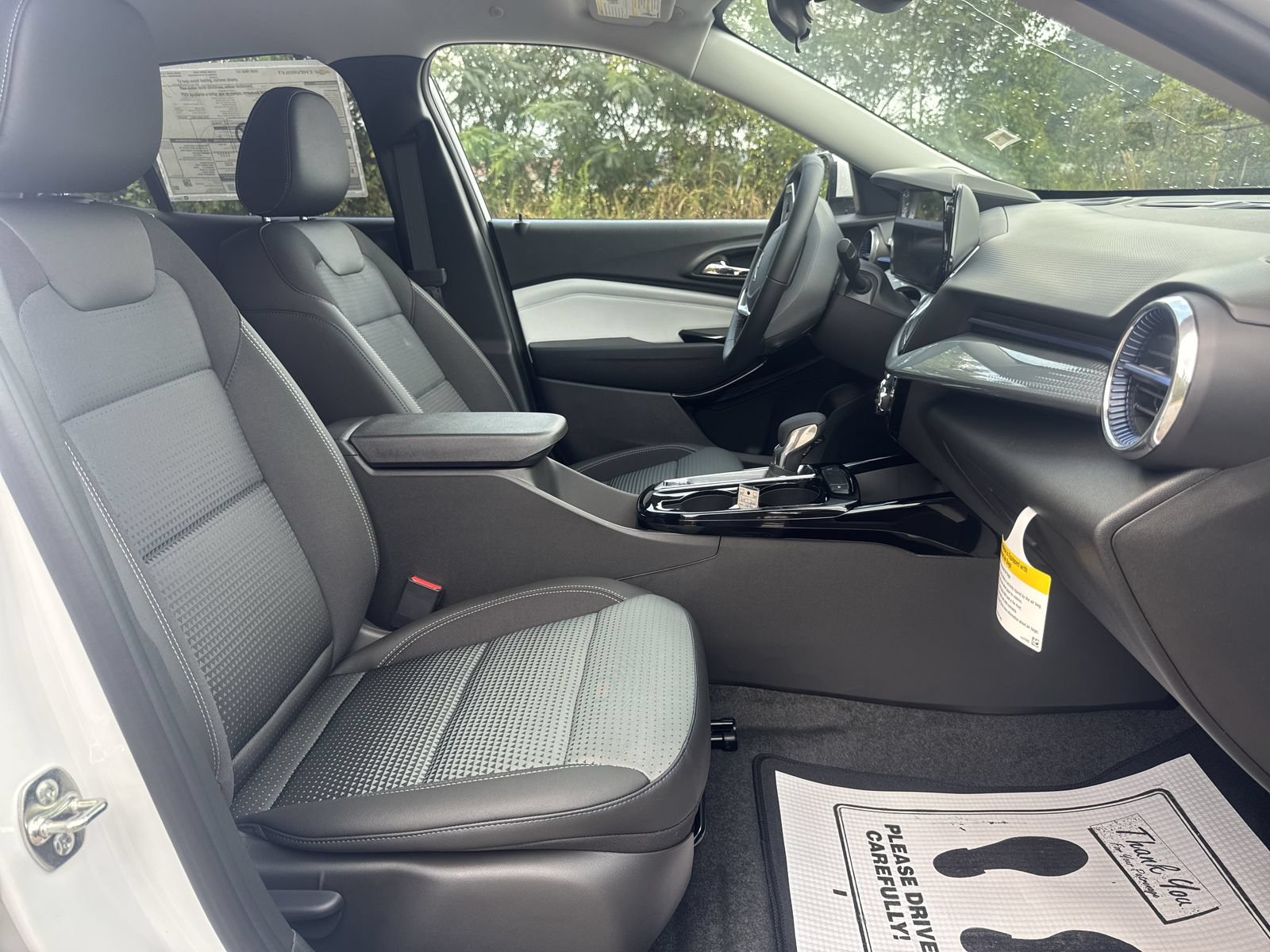 New 2026 Chevrolet Trax LT w/ LT Convenience Package FWD image 26