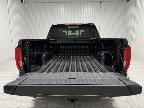 New 2026 GMC Sierra 1500 SLT image 25