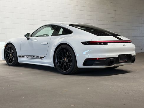 Certified 2024 Porsche 911 Carrera image 3