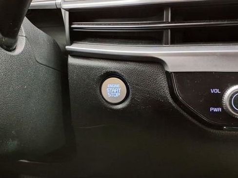 Used 2024 Kia Sorento S image 35