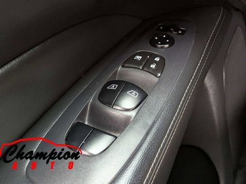 Used 2017 Nissan Pathfinder Platinum image 30