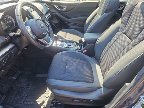 Certified 2023 Subaru Forester Premium AWD/4WD image 30