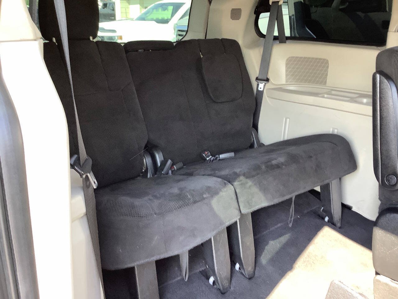 Used 2013 Dodge Grand Caravan SXT FWD image 27