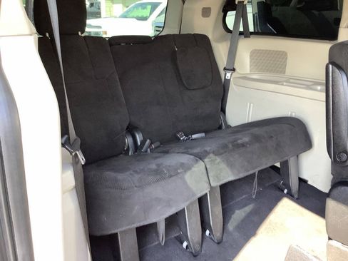Used 2013 Dodge Grand Caravan SXT FWD image 27