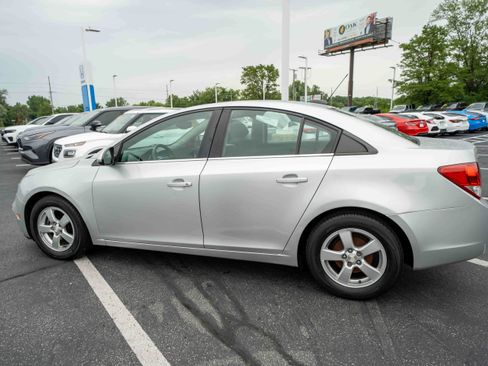 Used 2016 Chevrolet Cruze LT FWD image 4