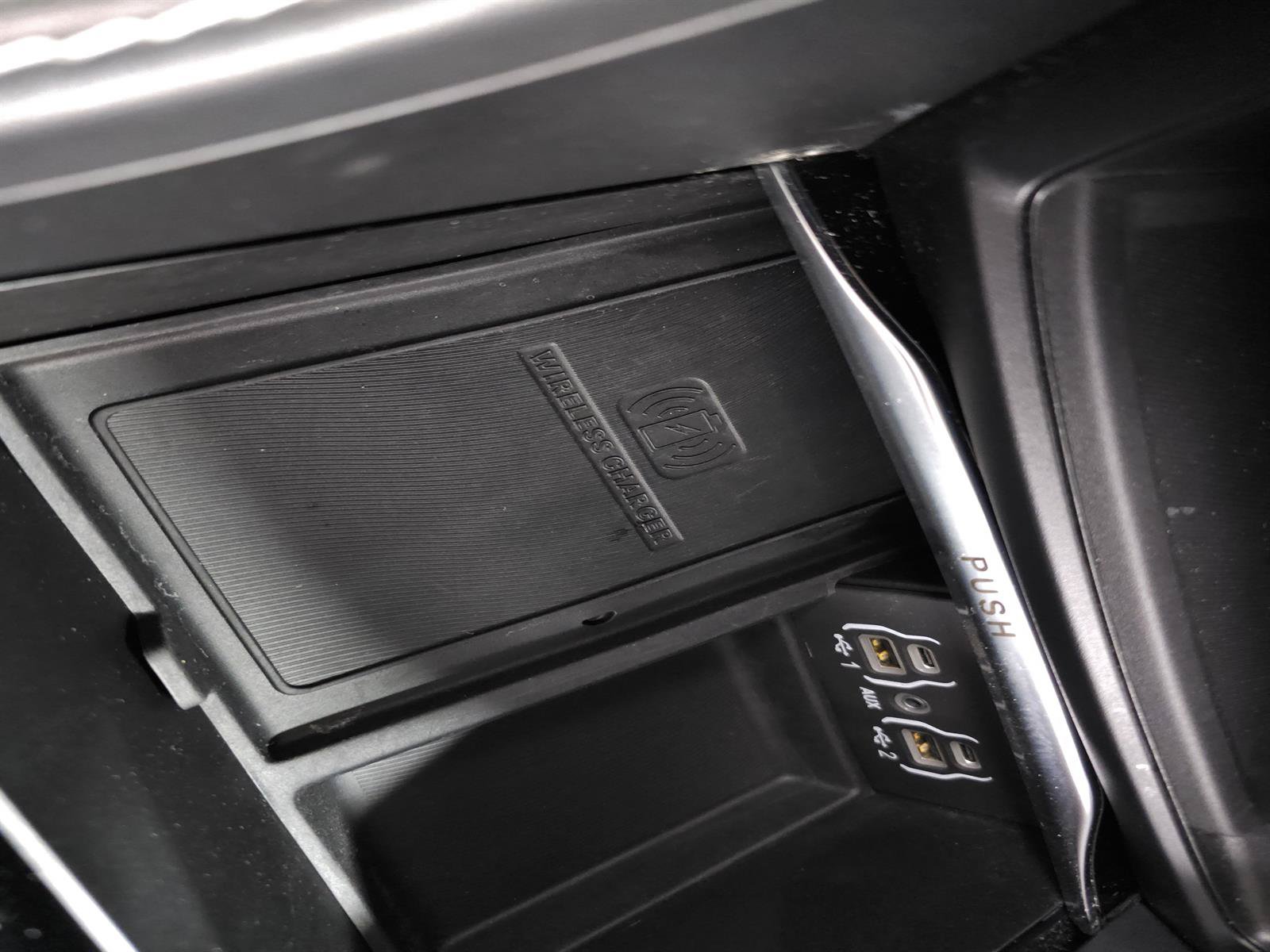 Used 2024 Chrysler Pacifica Premium FWD image 31