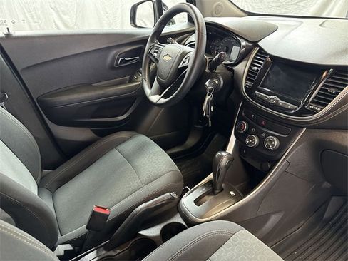 Certified 2019 Chevrolet Trax LS w/ Tint and Cruise Package image 25