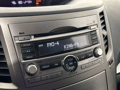 Used 2010 Subaru Outback 2.5i Premium image 40