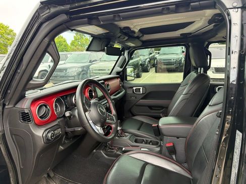 Used 2022 Jeep Gladiator Rubicon w/ Cold Weather Group AWD/4WD image 7