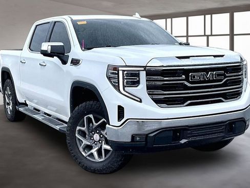 Used 2023 GMC Sierra 1500 SLT w/ SLT Premium Package AWD/4WD image 3