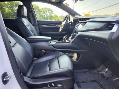 Used 2023 Cadillac XT5 Premium Luxury w/ LPO, Floor Liner Package AWD/4WD image 9