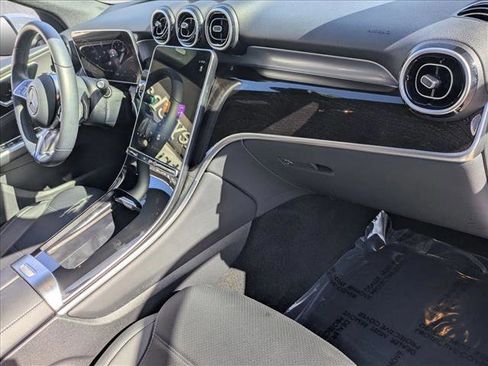 Certified 2025 Mercedes-Benz GLC 300 image 20