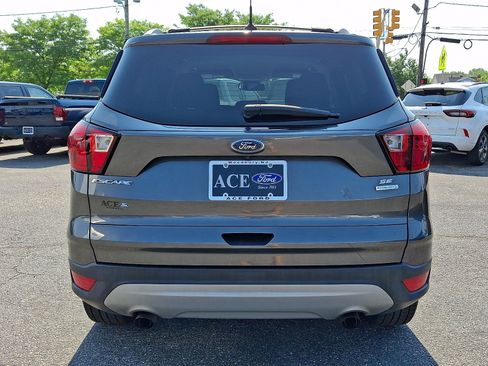 Certified 2019 Ford Escape SE FWD image 5