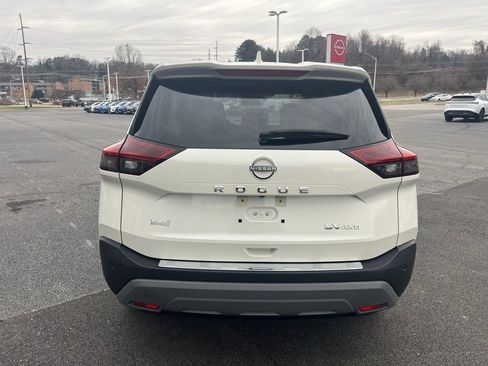 Used 2023 Nissan Rogue SV image 4