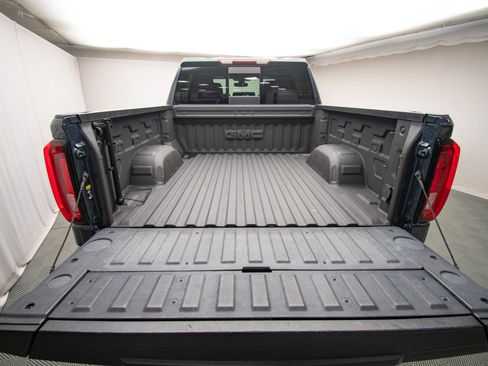 Used 2019 GMC Sierra 1500 SLT w/ SLT Premium Plus Package AWD/4WD image 40