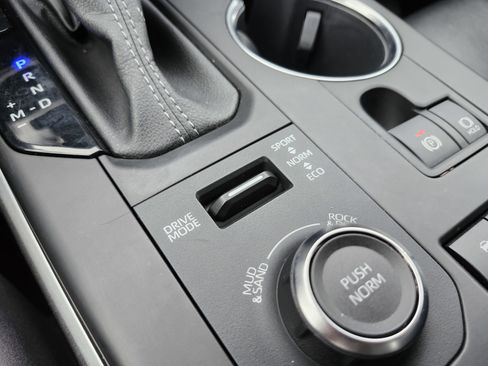 Used 2022 Toyota Highlander XSE image 11