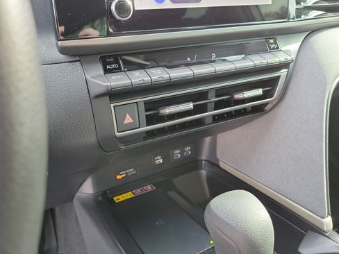 Used 2025 Toyota Camry LE FWD image 19