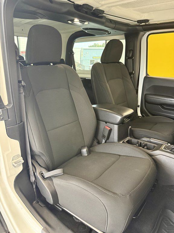 Used 2019 Jeep Wrangler Sport AWD/4WD image 16