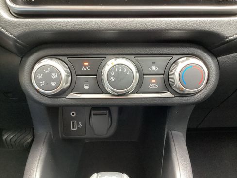 Used 2023 Nissan Versa S image 20