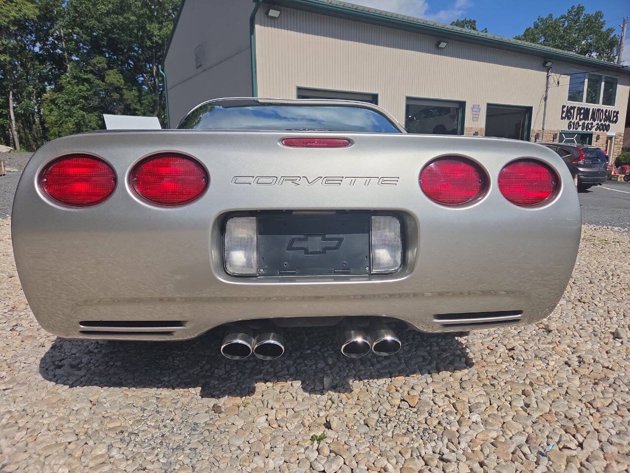 Used 2000 Chevrolet Corvette Coupe w/ Roof Pkg RWD image 5