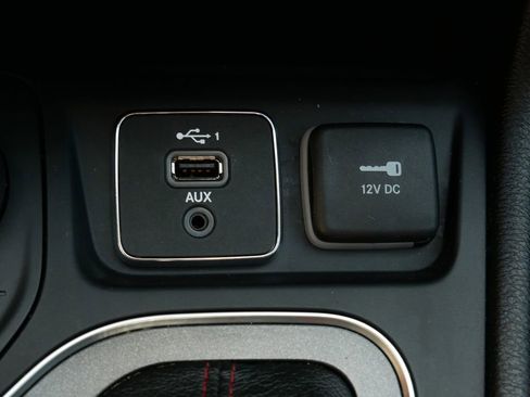 Used 2020 Jeep Cherokee Trailhawk w/ Cold Weather Group AWD/4WD image 27