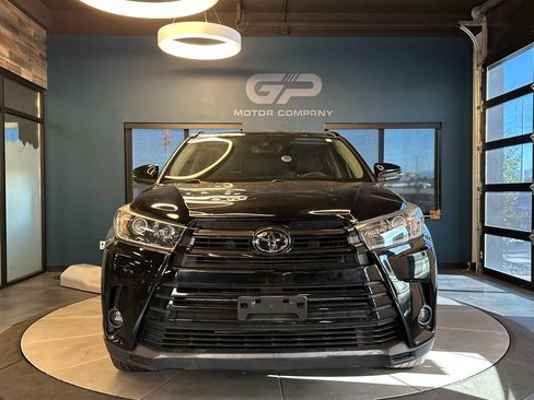 Used 2019 Toyota Highlander SE AWD/4WD image 8