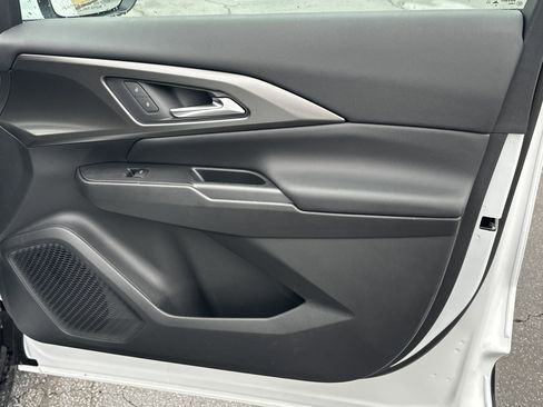 New 2026 Chevrolet Equinox EV LT image 15