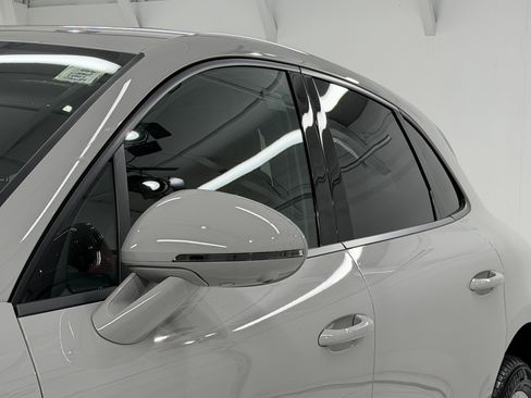 New 2026 Porsche Macan image 19