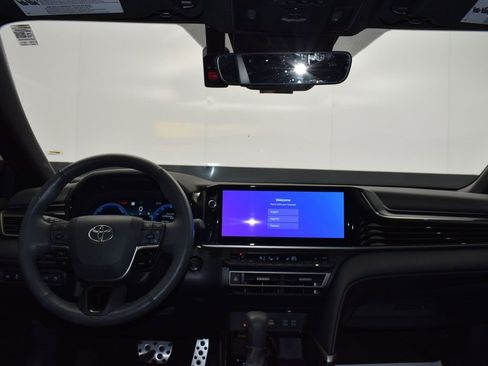 Used 2025 Toyota Camry XSE image 19