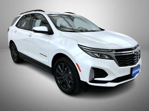 Used 2022 Chevrolet Equinox RS w/ RS Leather Package image 3