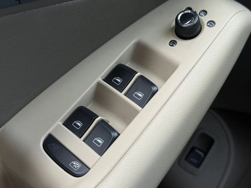 Used 2011 Audi Q5 2.0T Premium Plus image 18