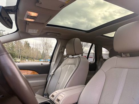 Used 2013 Lincoln MKX AWD image 9