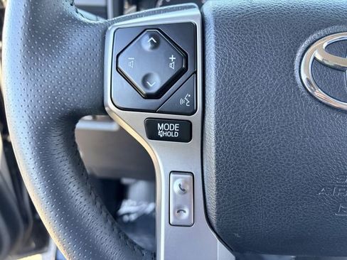 Used 2022 Toyota 4Runner SR5 Premium image 8